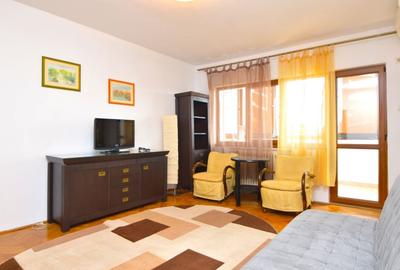 Apartament cu 3 camere semidecomandat, mobilat în Unirii