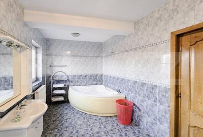 Casă individuală cu 8 camere cu Canalizare în Gruia - 9