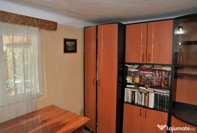 Casă cu 4 camere cu Teren 600 Mp în Central - 2