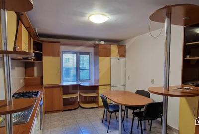 Apartament cu 3 camere decomandat în Zorilor