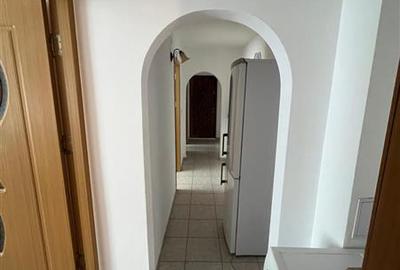 Apartament cu 2 camere semidecomandat, mobilat în 9 Mai - 6