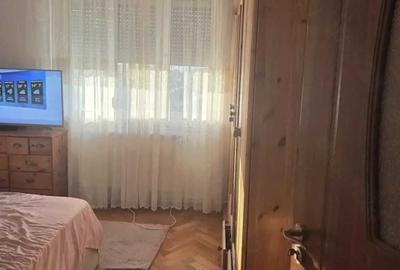 Apartament cu 3 camere semidecomandat în Sud