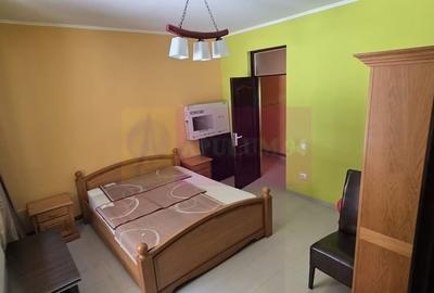 Casă cu 8 camere în Central