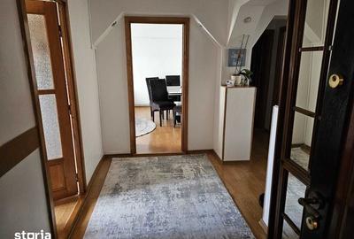 Apartament cu 3 camere în Central - 1