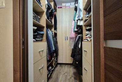 Casă cu 3 camere cu Teren 990 Mp în Central