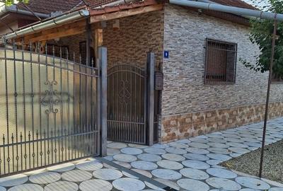 Casă cu 4 camere în Șiria