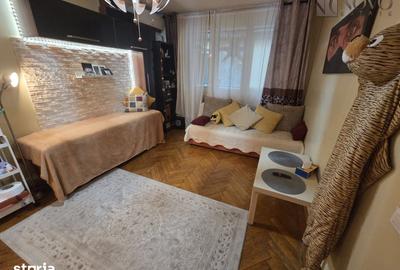 Apartament cu 3 camere decomandat în Basarabia
