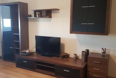 Apartament cu 3 camere decomandat în Tineretului - 2
