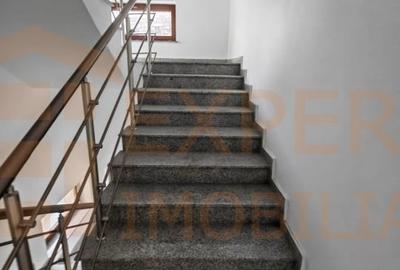 Spațiu comercial, de 360 mp, în Central - 16