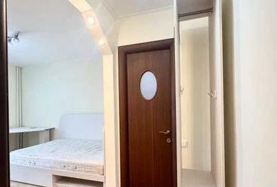 Apartament cu 3 camere semidecomandat în Rahova - 4