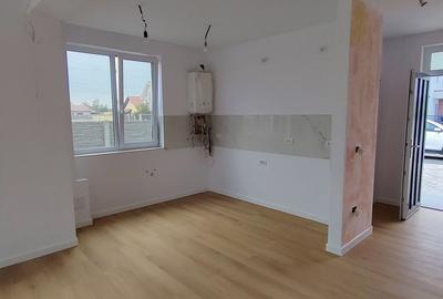 Casă cu 3 camere cu Teren 370 Mp în Moșnița Nouă