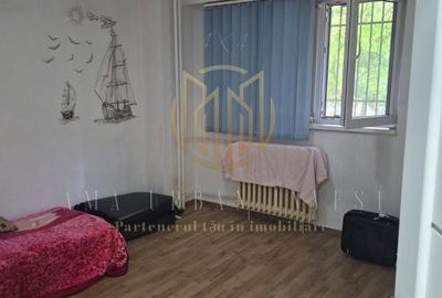 Apartament cu 3 camere decomandat în Mihai Bravu