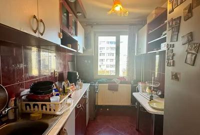 Apartament cu 3 camere semidecomandat, mobilat în Obor