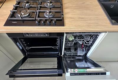 Apartament cu 2 camere decomandat, mobilat în Tractorul - 5