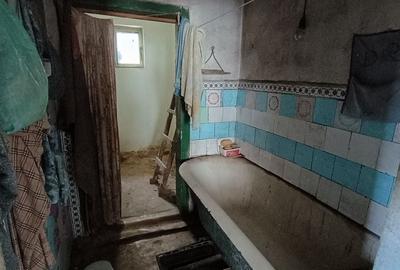 Casă cu 2 camere cu Teren 230 Mp în Central