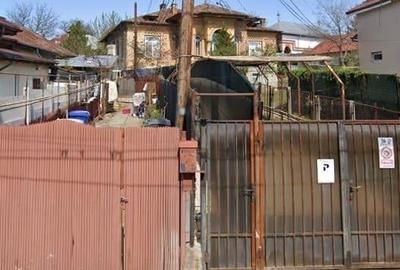 Casă cu 2 camere cu Canalizare în Central
