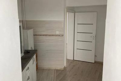 Apartament cu 4 camere decomandat în Central - 1