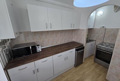 Apartament cu 2 camere decomandat în Lenin