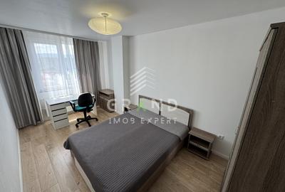 Apartament cu 3 camere semidecomandat, mobilat în Iris