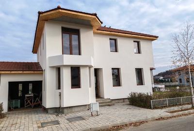 Casă individuală cu 4 camere cu Canalizare în Corbeanca