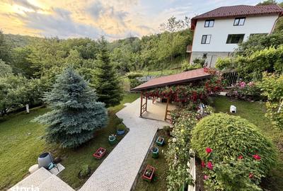 Casă cu 4 camere decomandat cu Teren 920 Mp în Central - 4