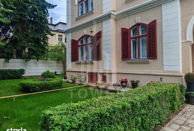 Casă cu 2 camere cu Teren 1000 Mp în Central