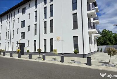 Spațiu comercial, de 929 mp, în Ipotești
