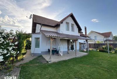 Casă cu 5 camere cu Teren 540 Mp în Sânmihaiu Român