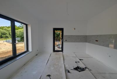 Casă individuală cu 4 camere cu Teren 500 Mp în Măgura - 2