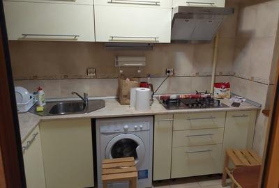Apartament cu 2 camere decomandat în Bucur Obor