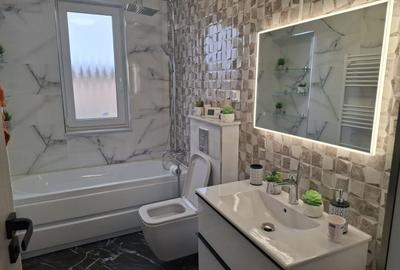 Apartament cu 3 camere decomandat în Șura Mică