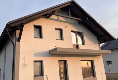 Casă cu 4 camere în Aghireș - 7