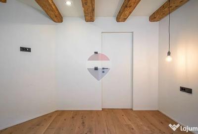 Apartament cu 3 camere decomandat în Centrul Istoric