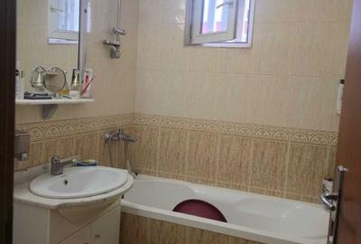 Apartament cu 3 camere în Central - 1