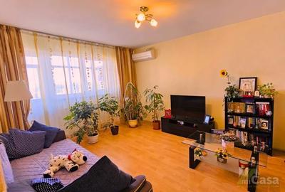 Apartament cu 4 camere decomandat în Micro 18