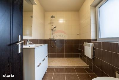 Casă cu 4 camere în Central - 19