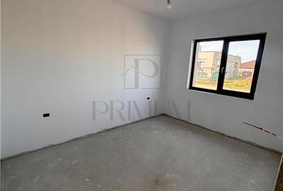 Duplex cu 4 camere cu Canalizare în Moșnița Nouă - 9