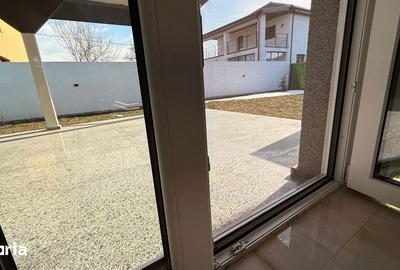 Casă cu 4 camere cu Canalizare în Domnești - 2