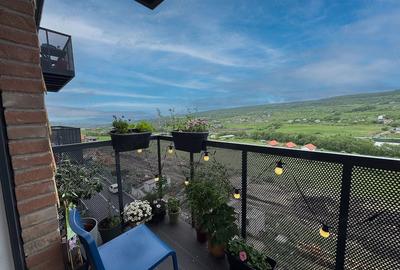 Apartament cu 3 camere semidecomandat în Chinteni