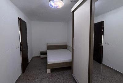 Apartament cu 3 camere semidecomandat în Cetate