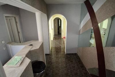 Apartament cu 4 camere semidecomandat, mobilat în Ostroveni - 3