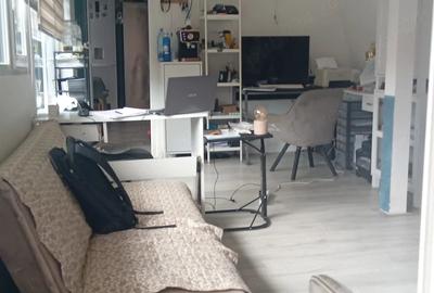 Casă cu 3 camere cu Teren 1200 Mp în Central