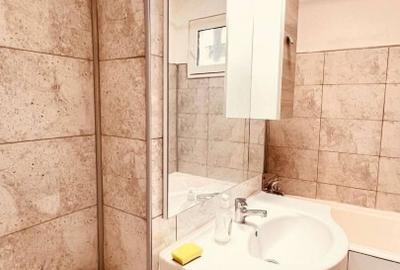 Apartament cu 3 camere semidecomandat în Brâncoveanu