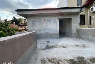 Casă cu 4 camere cu Teren 370 Mp în Dorobanți