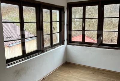 Casă individuală cu 4 camere cu Canalizare în Schei - 3