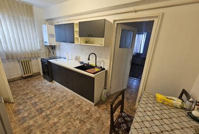 Apartament cu 3 camere decomandat, mobilat în Central - 9
