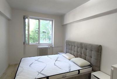 Apartament cu 3 camere decomandat în Tineretului