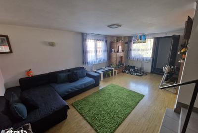 Casă cu 5 camere cu Teren 1000 Mp în Ghioșești