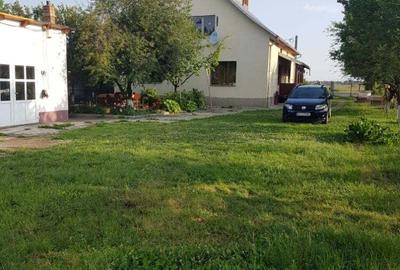 Casă cu 7 camere cu Teren 1450 Mp în Stupini - 8