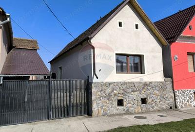 Casă cu 2 camere cu Teren 913 Mp în Șaroș pe Târnave